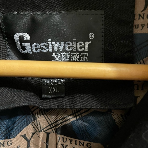 Gesiweier Men Black Jacket - Picture 4 of 4